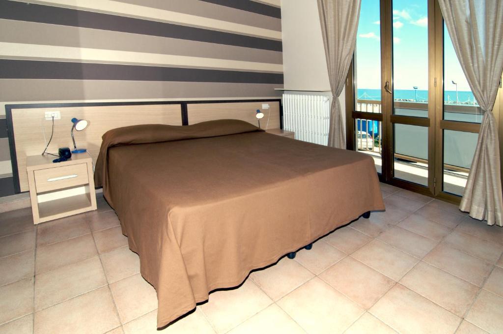 Hotel Velus Civitanova Marche Habitación foto