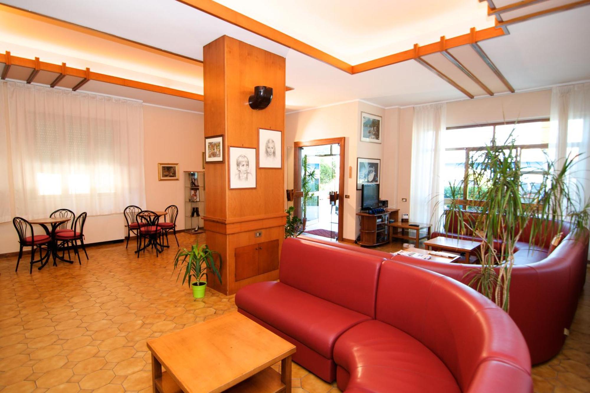 Hotel Velus Civitanova Marche Exterior foto