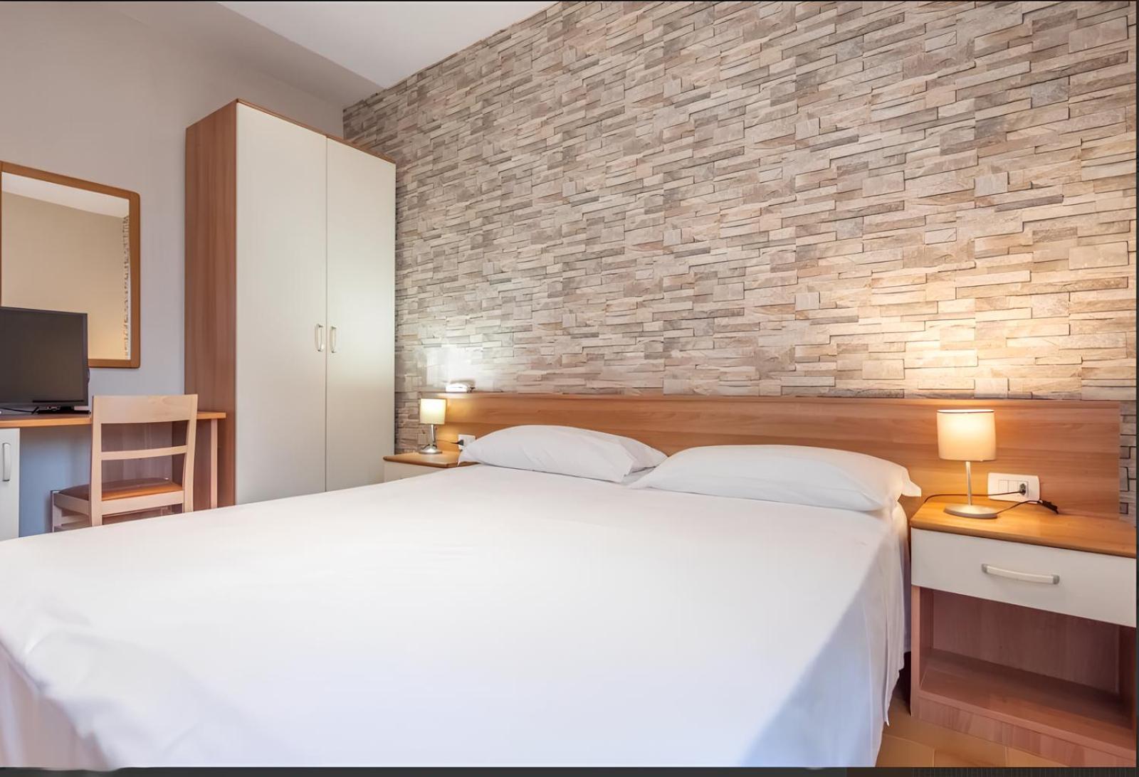 Hotel Velus Civitanova Marche Exterior foto