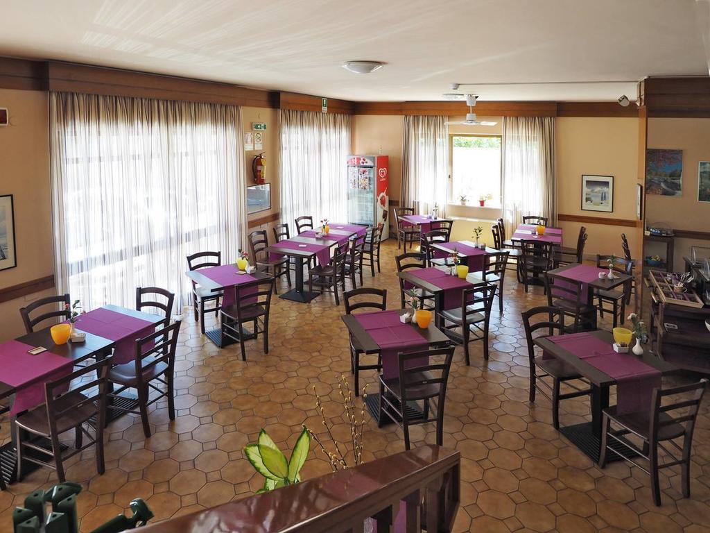 Hotel Velus Civitanova Marche Exterior foto